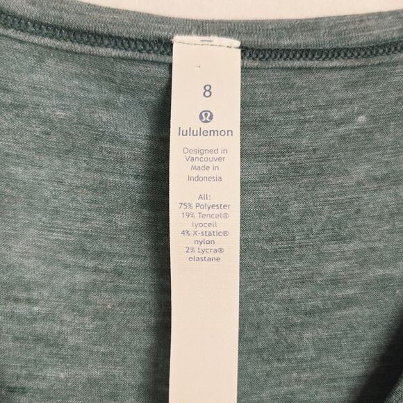 Lululemon Size 8 Medium Crescent T-Shirt twist exercise workout Athleisure  #923 - Picture 2 of 5